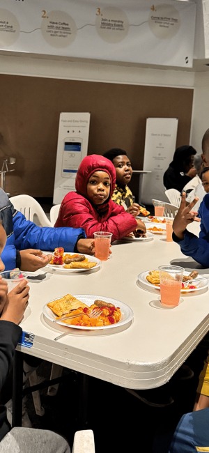 imgi_19_Points-of-Light-Oakland-Saturday-Mornings-06-rcsx8ct5dpn44fja22qqg1ouc7q85jr4o8e5uymxd0